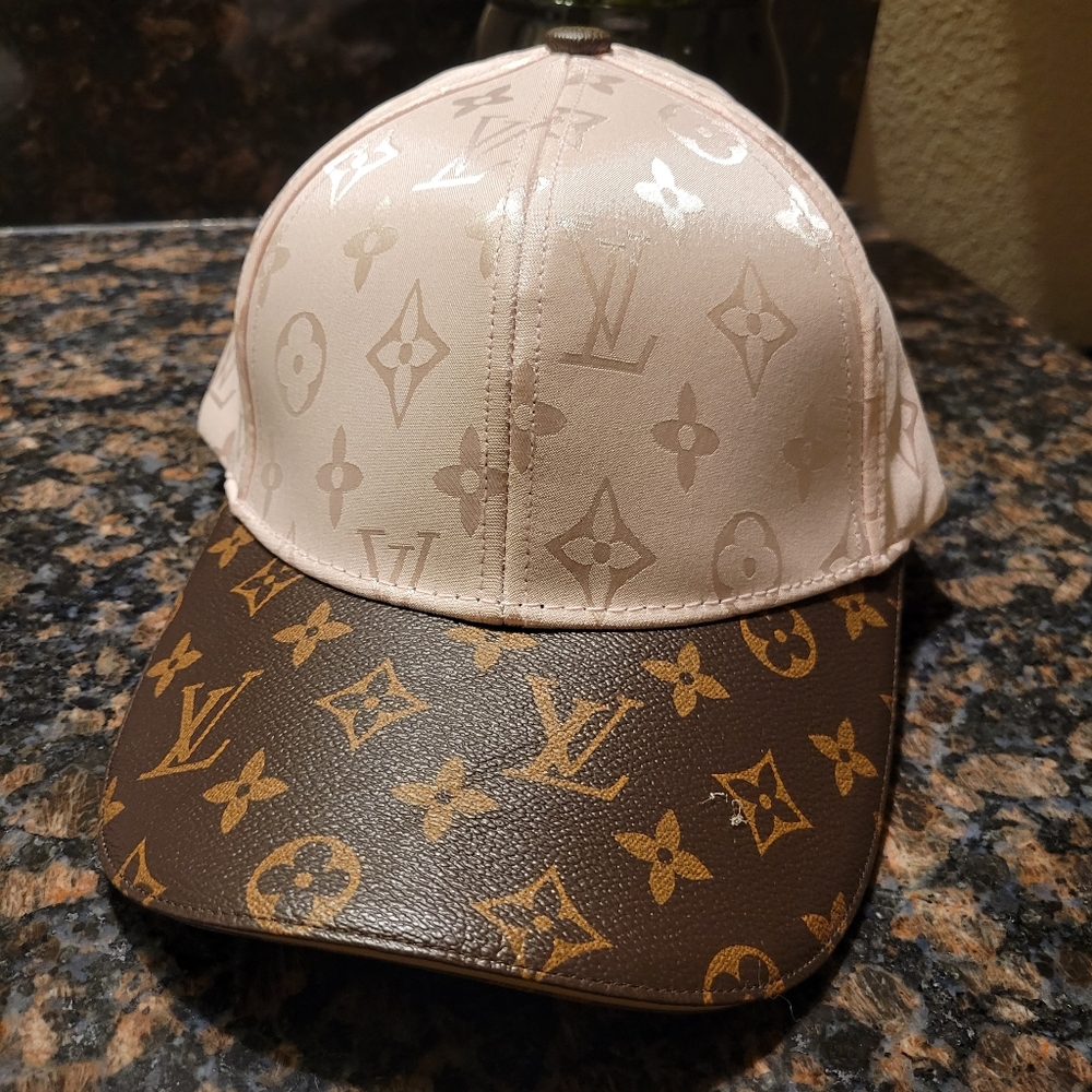 Louis Vuitton Pink and Black Monogram Cap - Picture 2 of 11